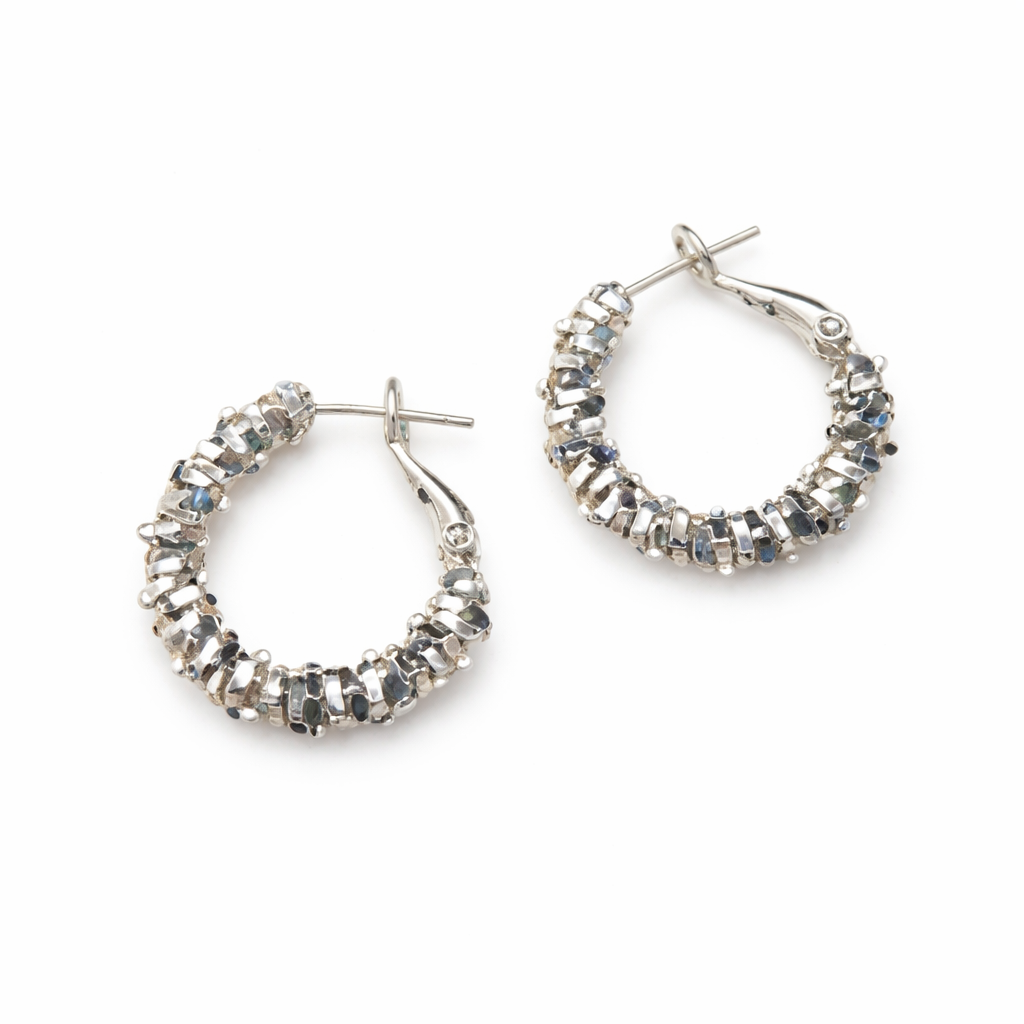 Işık Halkası Silver Tırtıklı Küpe (Küçük Boy)