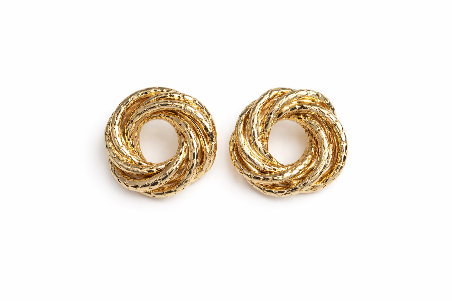 Gold Rengi Sarmal Model Kadın Küpe